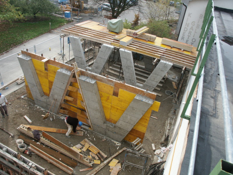 Ausschalen der Stützen, 27. Oktober 2008